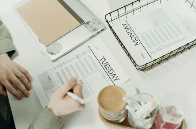 A Realistic Weekly Cleaning Schedule for Busy Homes